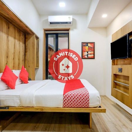 Oyo 81549 Hotel Elegance Nx Mumbai Eksteriør bilde