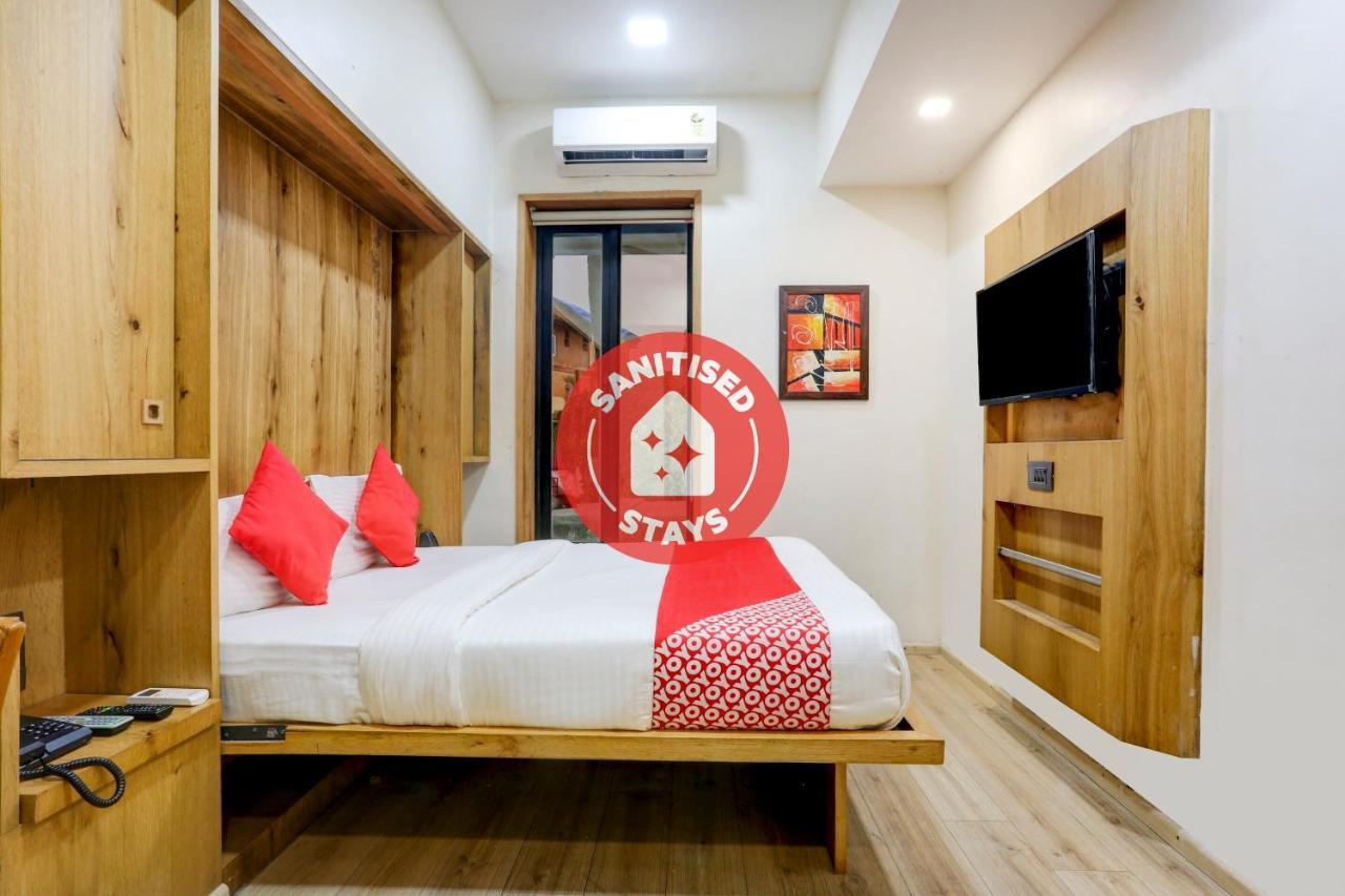 Oyo 81549 Hotel Elegance Nx Mumbai Eksteriør bilde