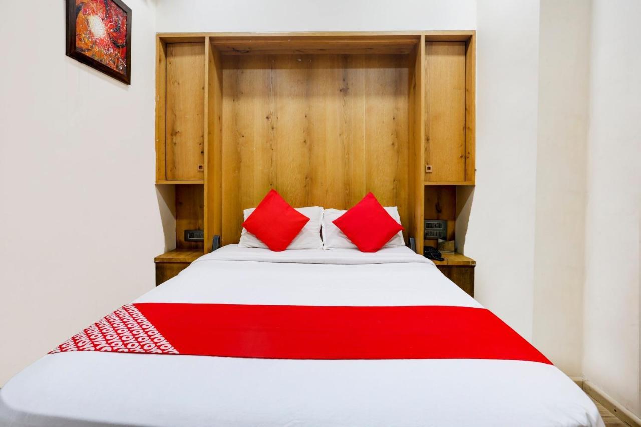Oyo 81549 Hotel Elegance Nx Mumbai Eksteriør bilde